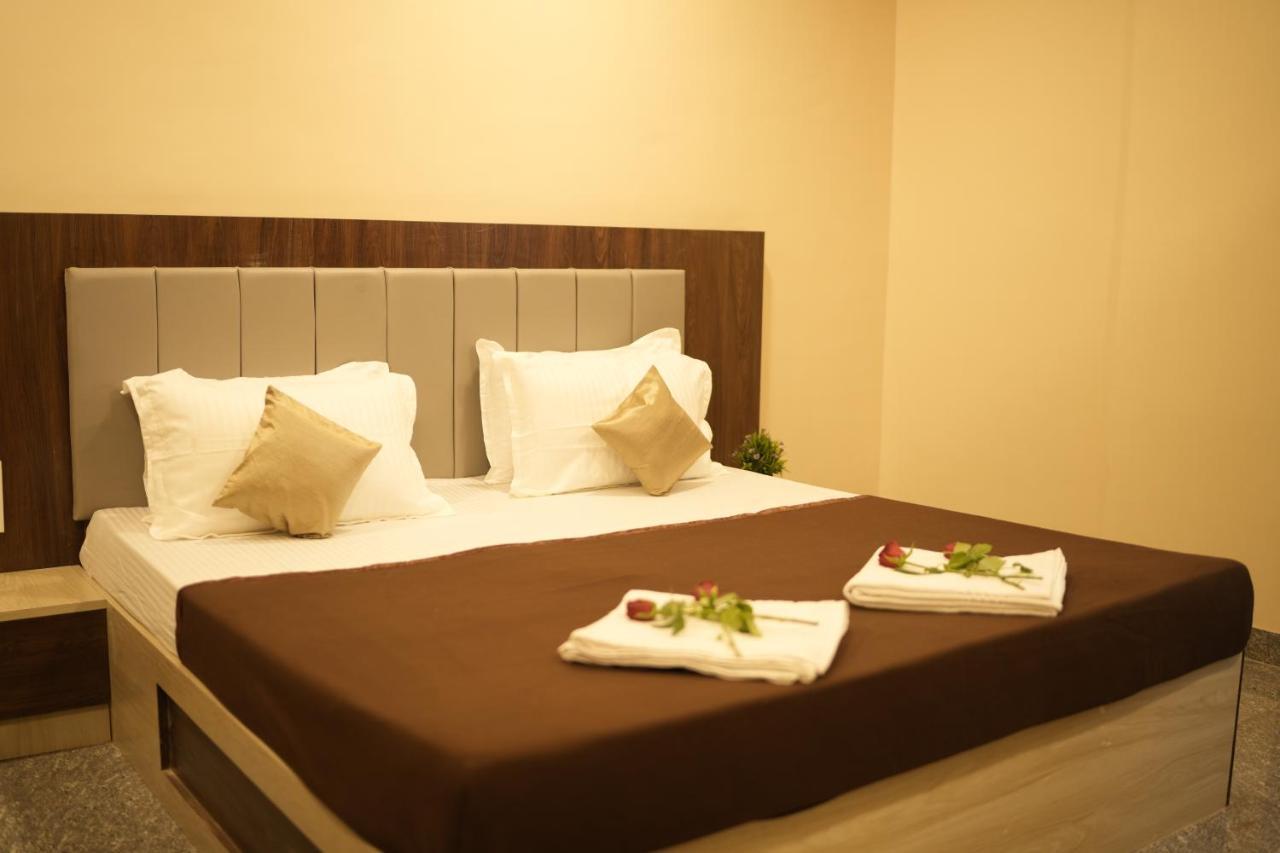 Hotel Sitara Inn Ratnāgiri Extérieur photo
